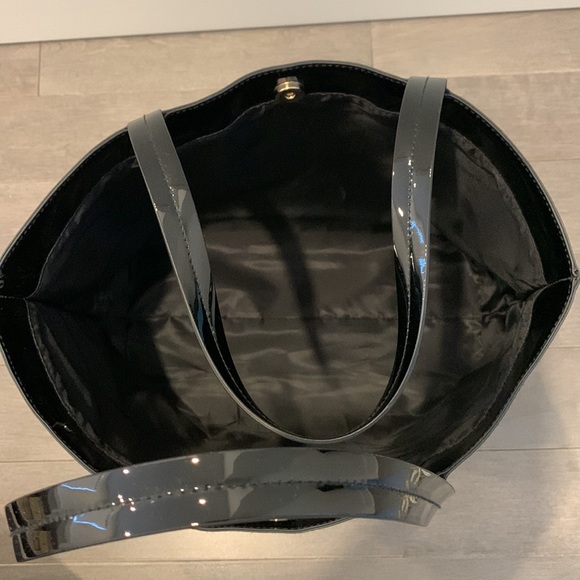 Givenchy tote - Picture 3 of 3